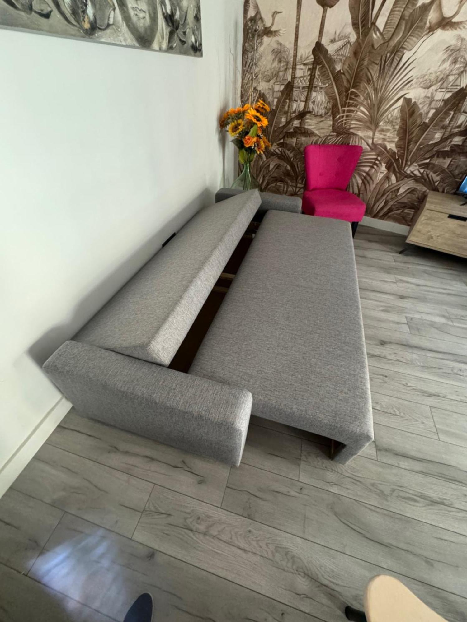 Gorgeous 2 Bedrooms *